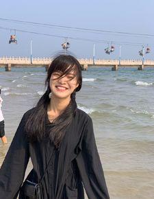 柒柒阿姨什么背景,揭秘她的传奇人生与多彩事业